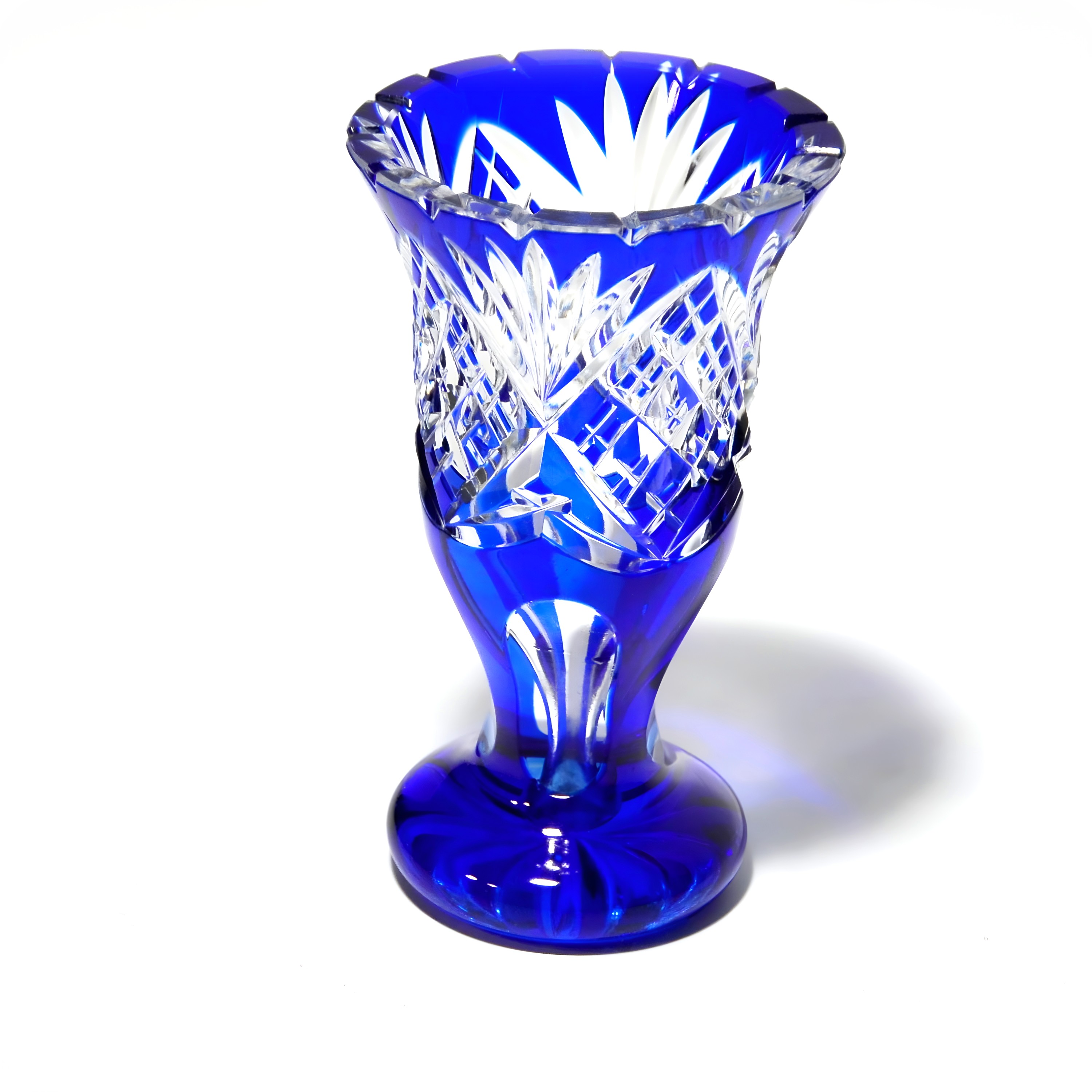 Blauer Bleikristallvase, Handgefertigtes Geschliffenes Glas Mit Geometrischem Muster, Bohemia Vase, Vintage Dekorativer Wohnakzent